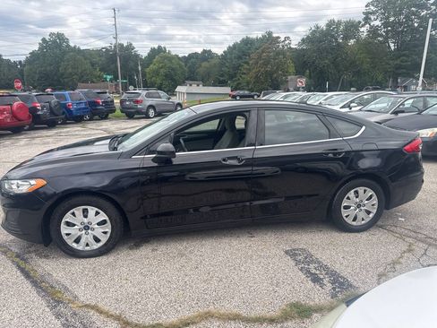 Used 2019 Ford Fusion S FWD image 4