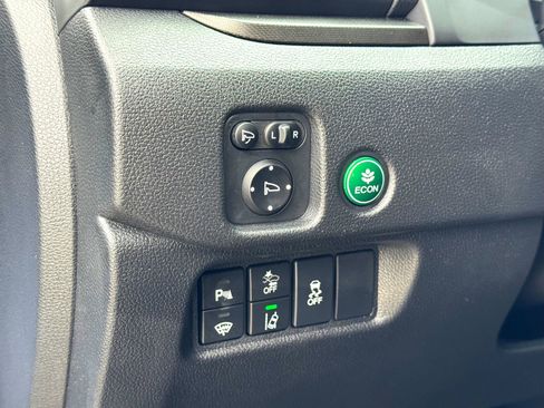 Used 2025 Honda Passport TrailSport image 16