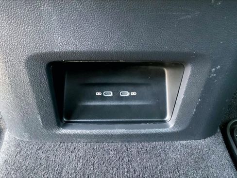 Used 2024 Volkswagen Atlas Cross Sport SE AWD/4WD image 36