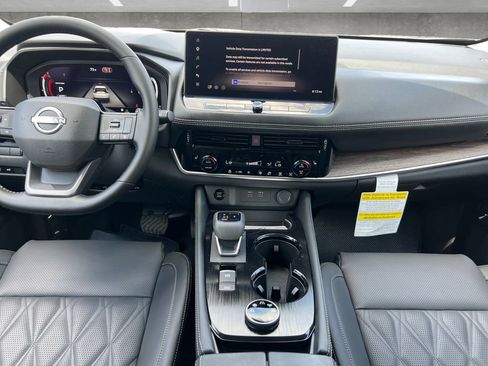 New 2026 Nissan Rogue Platinum image 3