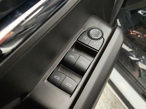Used 2023 Chevrolet Colorado LT w/ LT Convenience Package AWD/4WD image 21