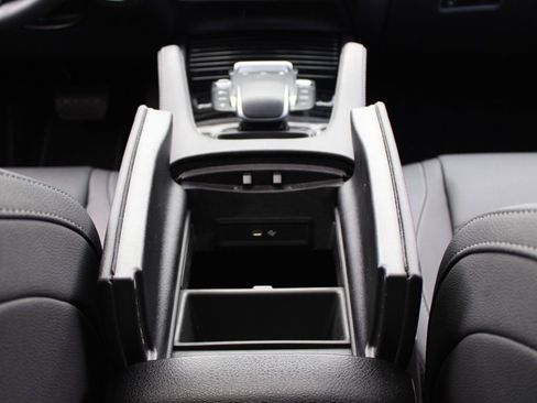 Used 2024 Mercedes-Benz GLE 450e 4MATIC image 29