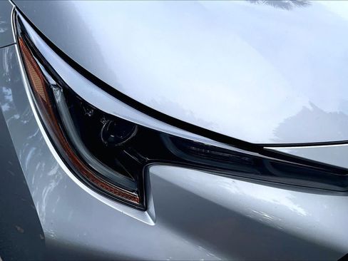 Used 2021 Toyota Corolla SE w/ SE Premium Package FWD image 28