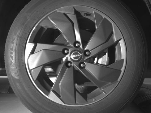 Used 2025 Nissan Rogue SV image 13