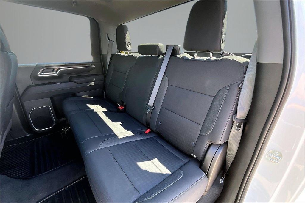 Used 2025 Chevrolet Silverado 3500 LT w/ Safety Package AWD/4WD image 23