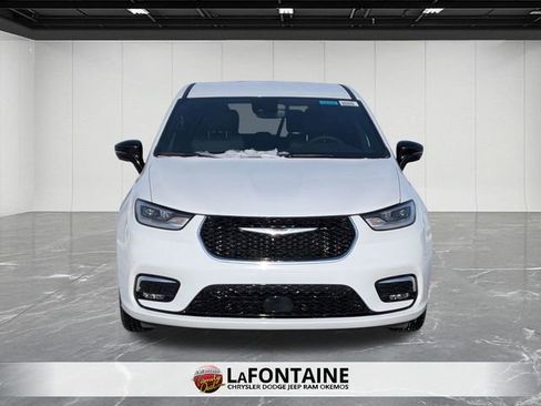 New 2026 Chrysler Pacifica Select image 8