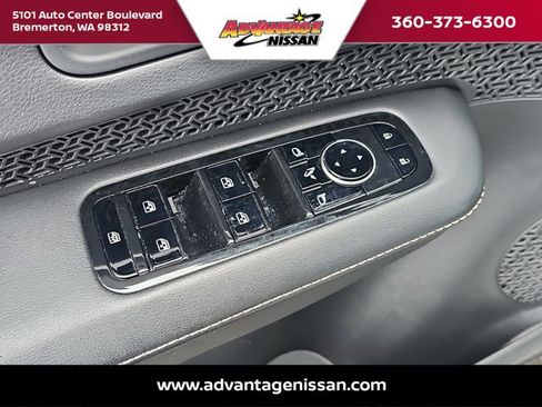 Used 2023 Nissan Ariya AWD image 9