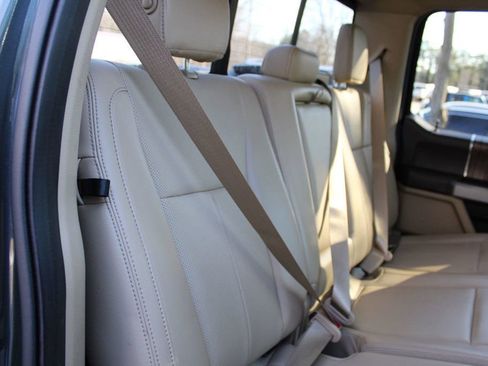 Used 2018 Ford F150 Lariat image 38