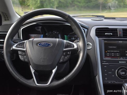 Used 2014 Ford Fusion Titanium FWD image 19