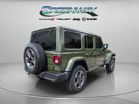 Used 2023 Jeep Wrangler Unlimited Sahara AWD/4WD image 3