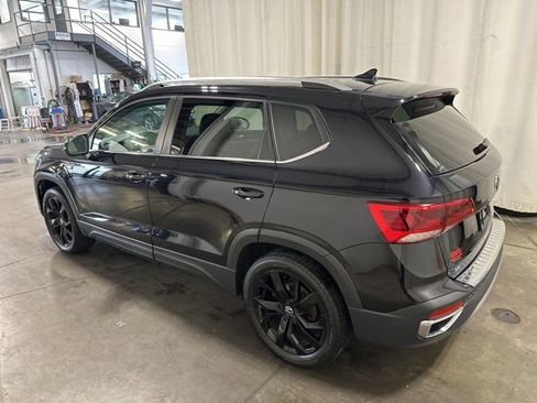 Used 2022 Volkswagen Taos SE image 6