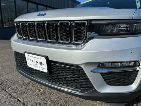 Used 2023 Jeep Grand Cherokee 4WD 4xe image 13