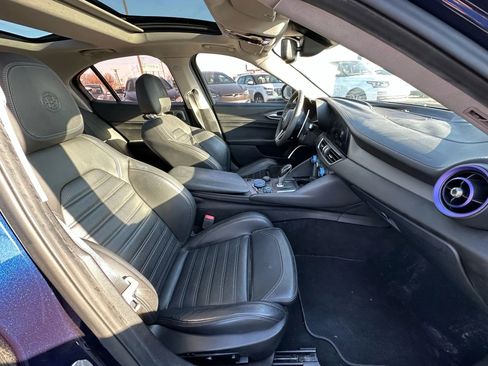 Used 2017 Alfa Romeo Giulia Ti w/ TI 19" Sport Package image 13