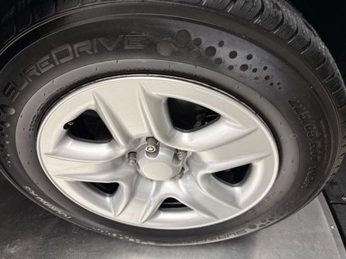 Used 2011 Toyota RAV4 4WD w/ Base L4 Extra Value Pkg image 28