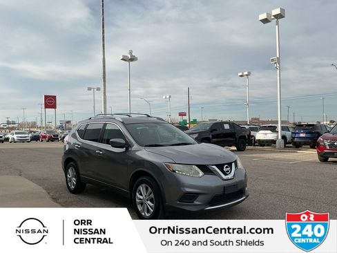 Used 2016 Nissan Rogue SV image 3