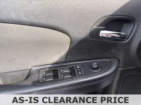 Used 2012 Chrysler 200 LX FWD image 18