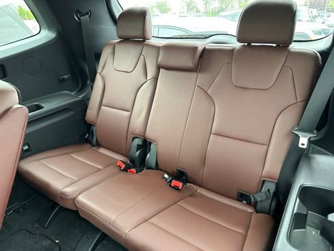 Used 2023 Kia Telluride EX w/ EX Captain's Chair Package FWD image 8