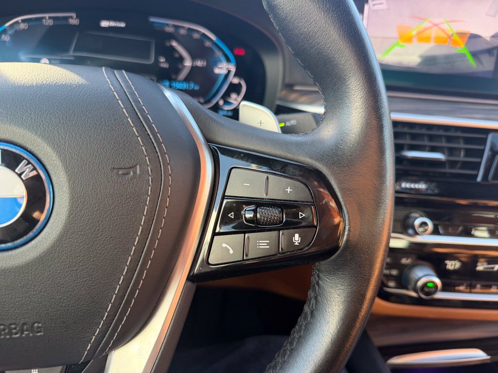 Used 2022 BMW 530e w/ Premium Package RWD image 8