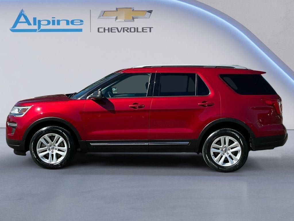 Used 2018 Ford Explorer XLT AWD/4WD image 2