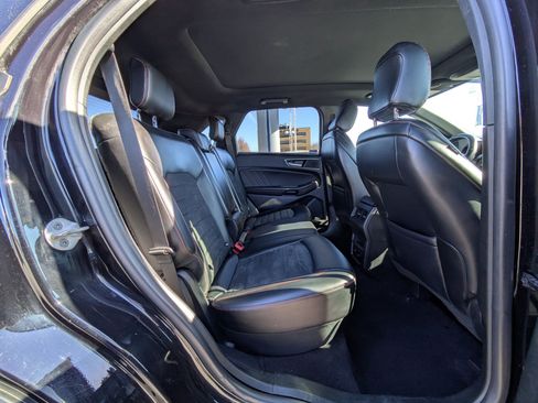 Used 2023 Ford Edge ST-Line w/ Class II Trailer Tow Package image 31