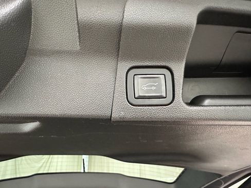 Used 2017 GMC Acadia SLT FWD image 9