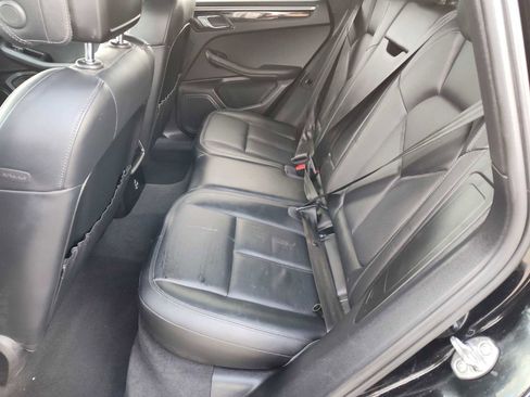 Used 2020 Porsche Macan image 7