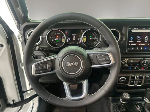 Used 2023 Jeep Wrangler Unlimited Sahara AWD/4WD image 18
