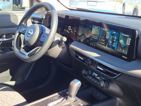 Used 2026 Nissan Kicks SV w/ SV Premium Package AWD/4WD image 8