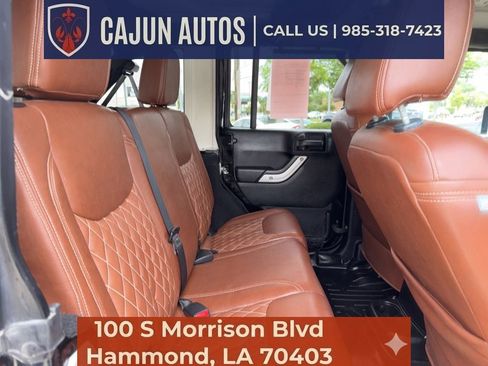 Used 2018 Jeep Wrangler Unlimited Sahara AWD/4WD image 13