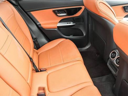 Used 2023 Mercedes-Benz GLC 300 4MATIC image 24