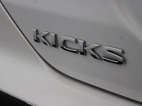 Used 2021 Nissan Kicks SR w/ SR Premium Package FWD image 7