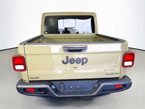 New 2025 Jeep Gladiator Sport image 6