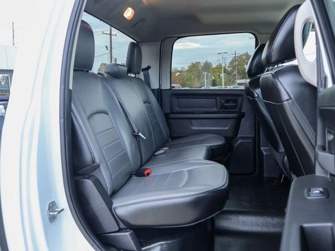 Used 2022 RAM 1500 Tradesman w/ Chrome Appearance Group image 10