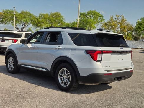 Used 2025 Ford Explorer Active image 7