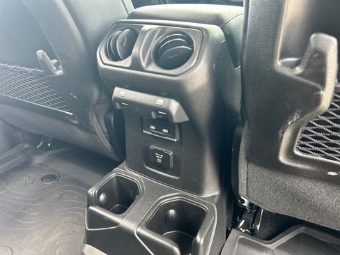 Used 2025 Jeep Gladiator Rubicon AWD/4WD image 23