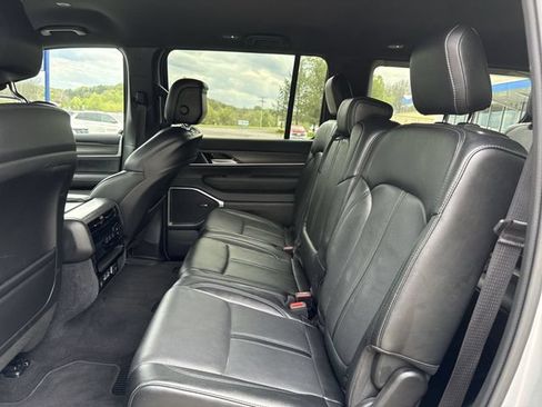 Used 2024 Jeep Wagoneer Series II w/ Flexible Seating Group AWD/4WD image 26