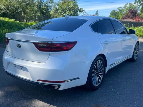 Used 2017 Kia Cadenza Premium image 7