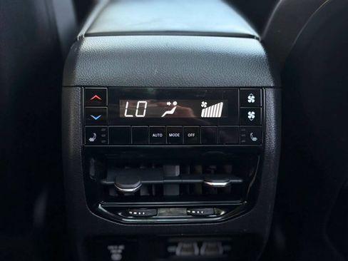 Used 2022 Jeep Grand Cherokee L Limited w/ Luxury Tech Group II AWD/4WD image 30