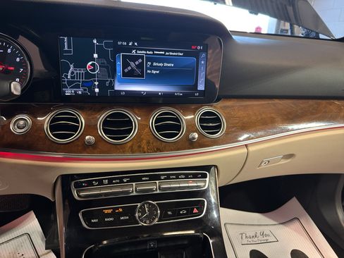 Used 2017 Mercedes-Benz E 300 4MATIC image 19