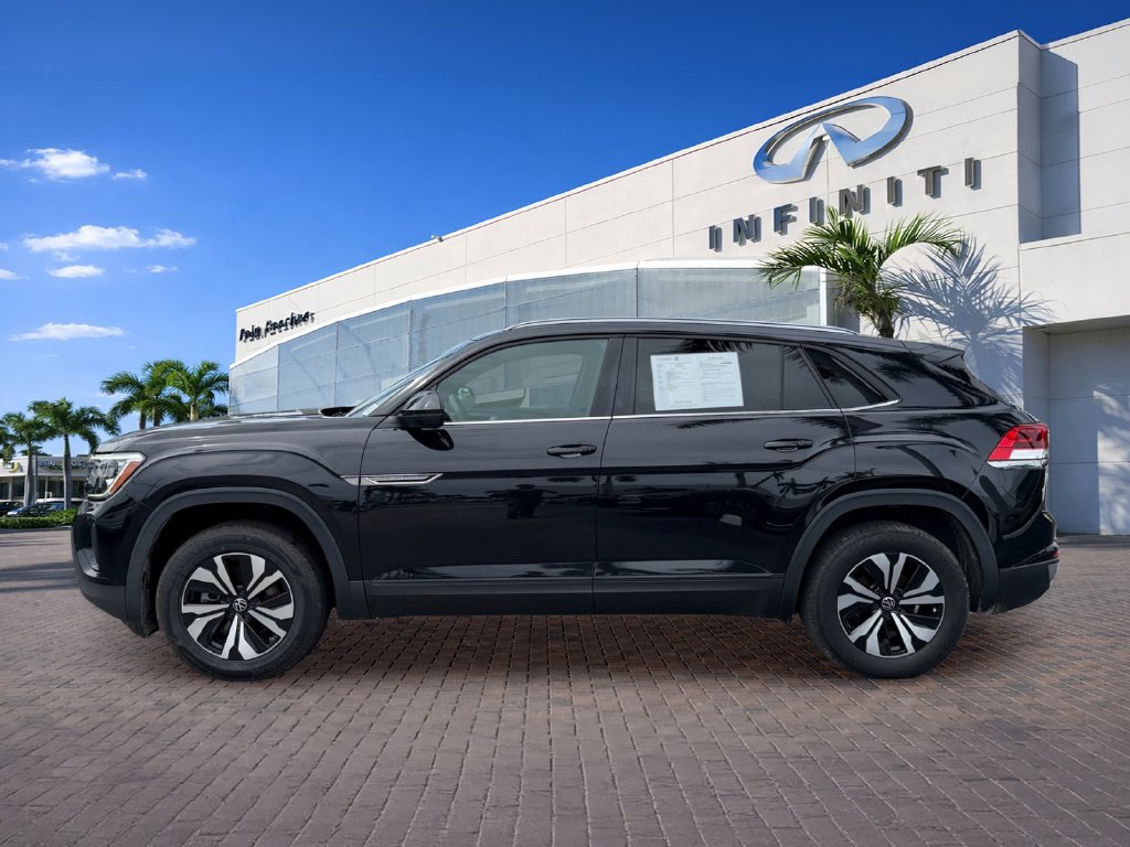 Used 2024 Volkswagen Atlas Cross Sport SE FWD image 4