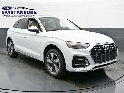 Used 2025 Audi Q5 2.0T Premium Plus w/ Premium Plus Package AWD/4WD image 2