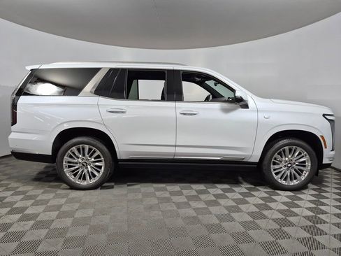 New 2026 Cadillac Escalade Luxury image 8