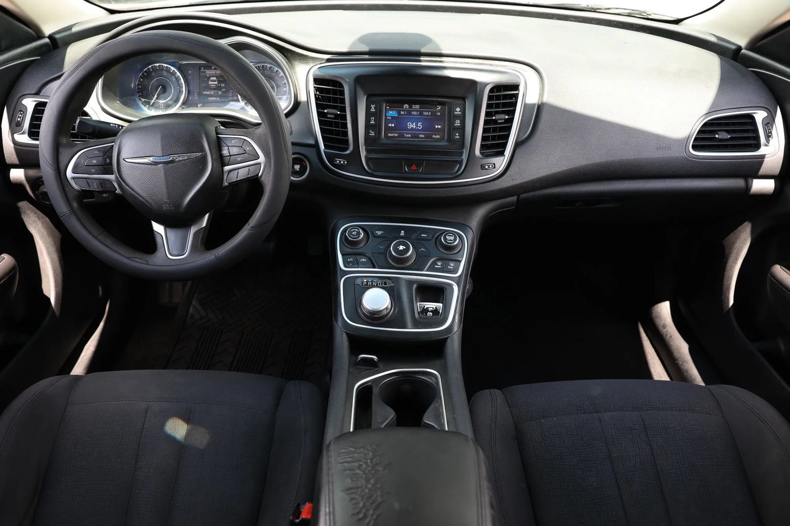 Used 2016 Chrysler 200 Limited FWD image 2