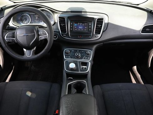 Used 2016 Chrysler 200 Limited FWD image 2