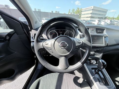Used 2019 Nissan Sentra SV FWD image 14