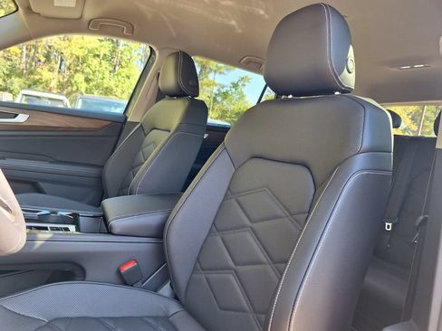 Used 2026 Volkswagen Atlas SE FWD image 11