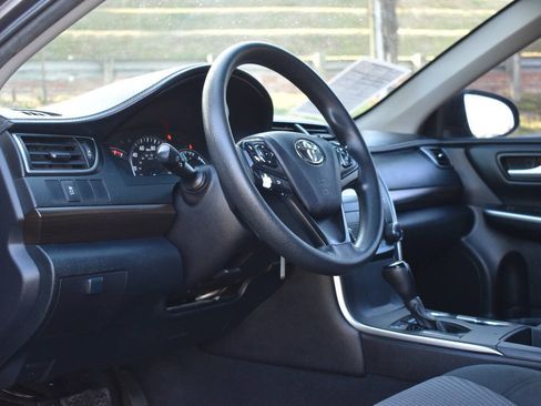 Used 2015 Toyota Camry LE FWD image 18