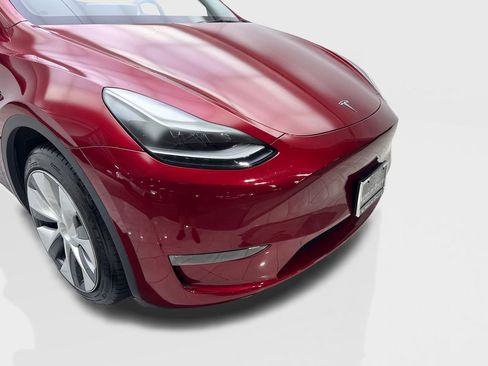 Used 2024 Tesla Model Y Long Range AWD/4WD image 17