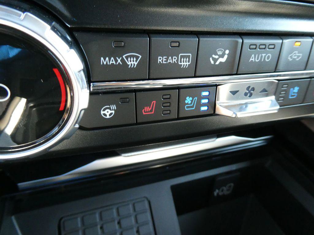 New 2027 Ford F250 Platinum w/ Platinum Plus Package AWD/4WD image 28