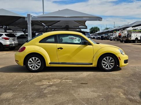 Used 2015 Volkswagen Beetle 1.8T FWD image 3